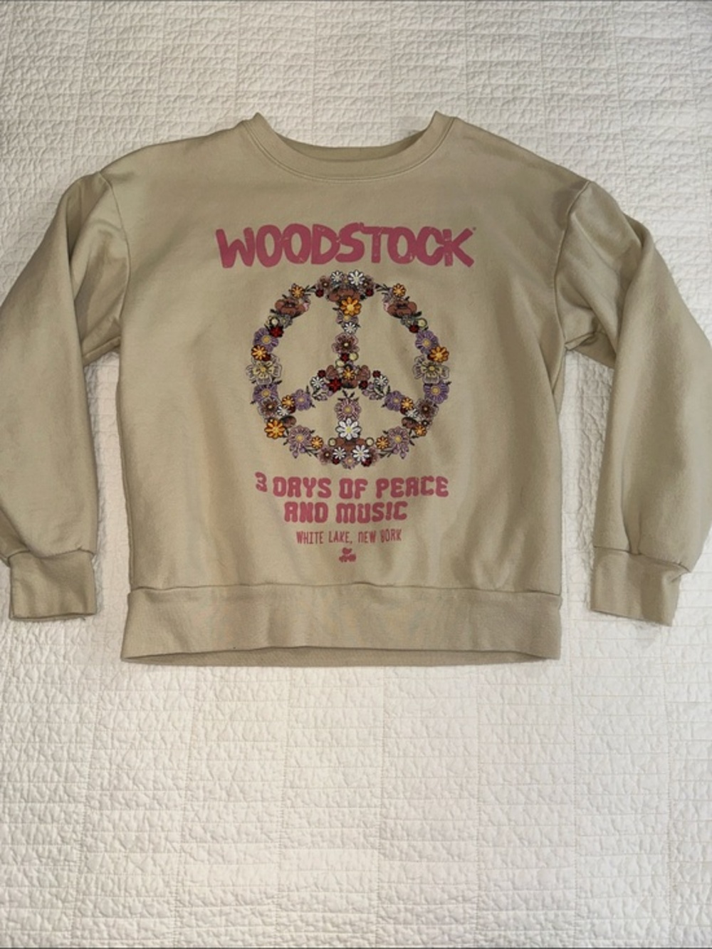 Woodstock cream crew neck peace sign sweater sweatshirt sz Small